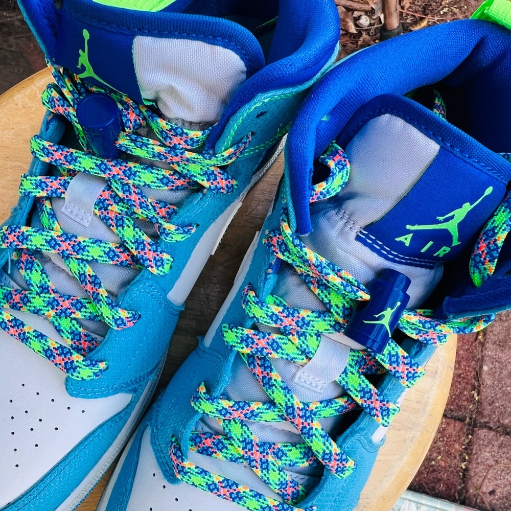 Nike Air Jordan Mid 1 “Sprite” Sneakers White Blue Green Excellent Shape! - Picture 11 of 13